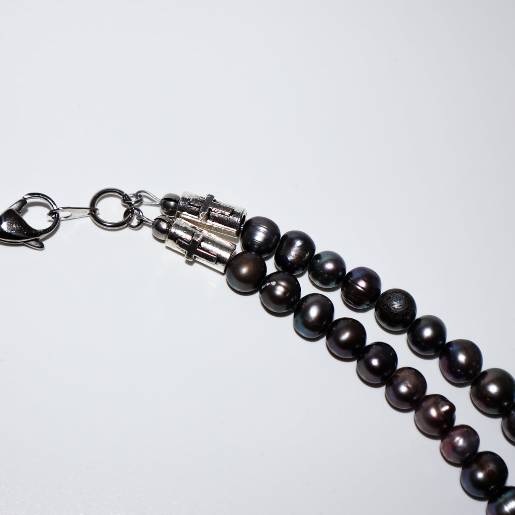 VINTAGE PERAL CROSS NECKLACE