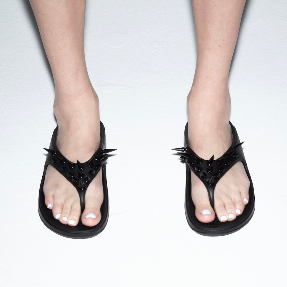 ENVY SPIKED SANDAL [UNISEX]