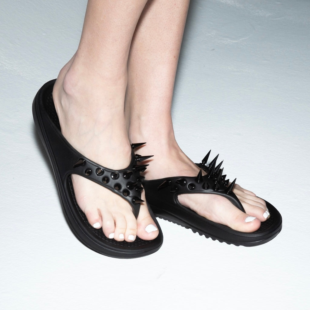 ENVY SPIKED SANDAL [UNISEX]